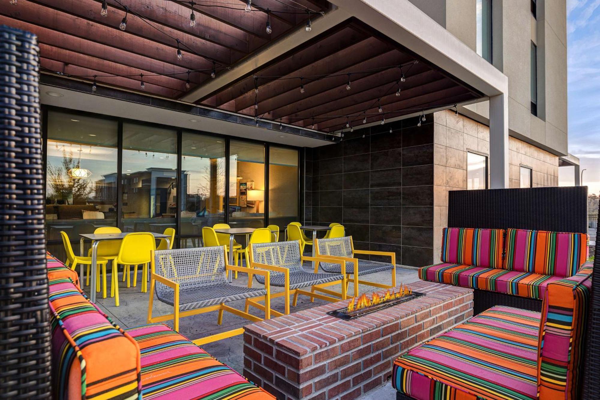Home2 Suites By Hilton ديكالب المظهر الخارجي الصورة
